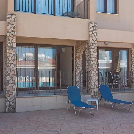 Geraeumige Mit Gemeinschaftspool Apartment *