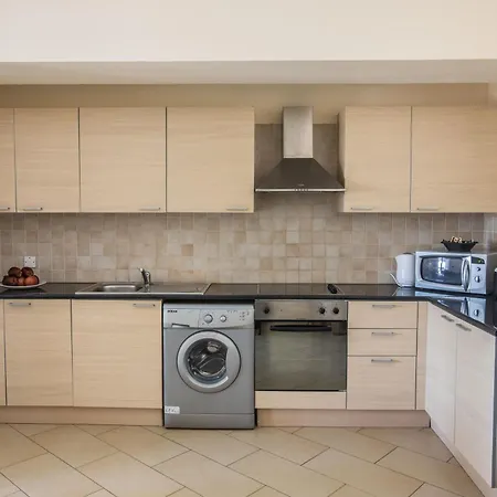 Geraeumige Mit Gemeinschaftspool Appartement Agia Napa