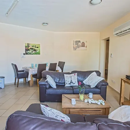 Appartement Geraeumige Mit Gemeinschaftspool *