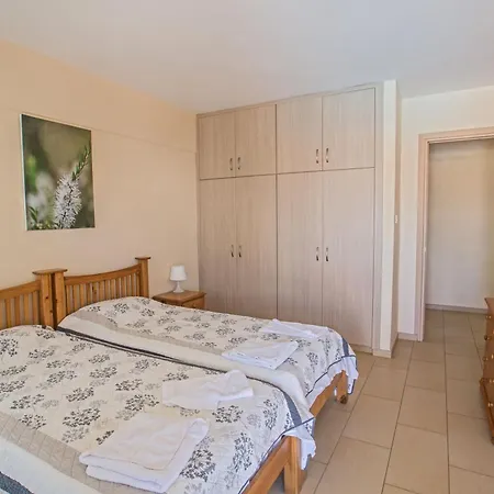 Geraeumige Mit Gemeinschaftspool Appartamento Ayia Napa